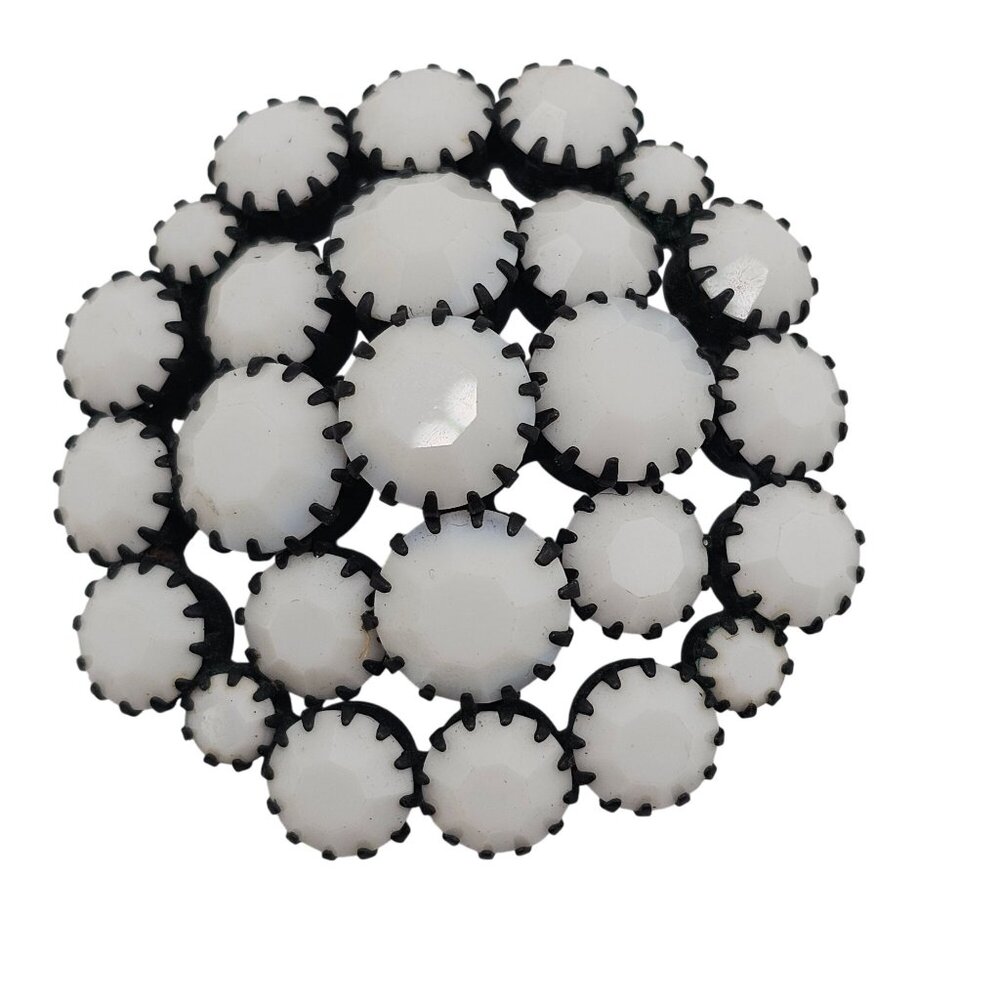 Vtg Milk Glass Brooch Pin Dome Jappaned Finish 50s Mid-Century Cluster B&W Stmt